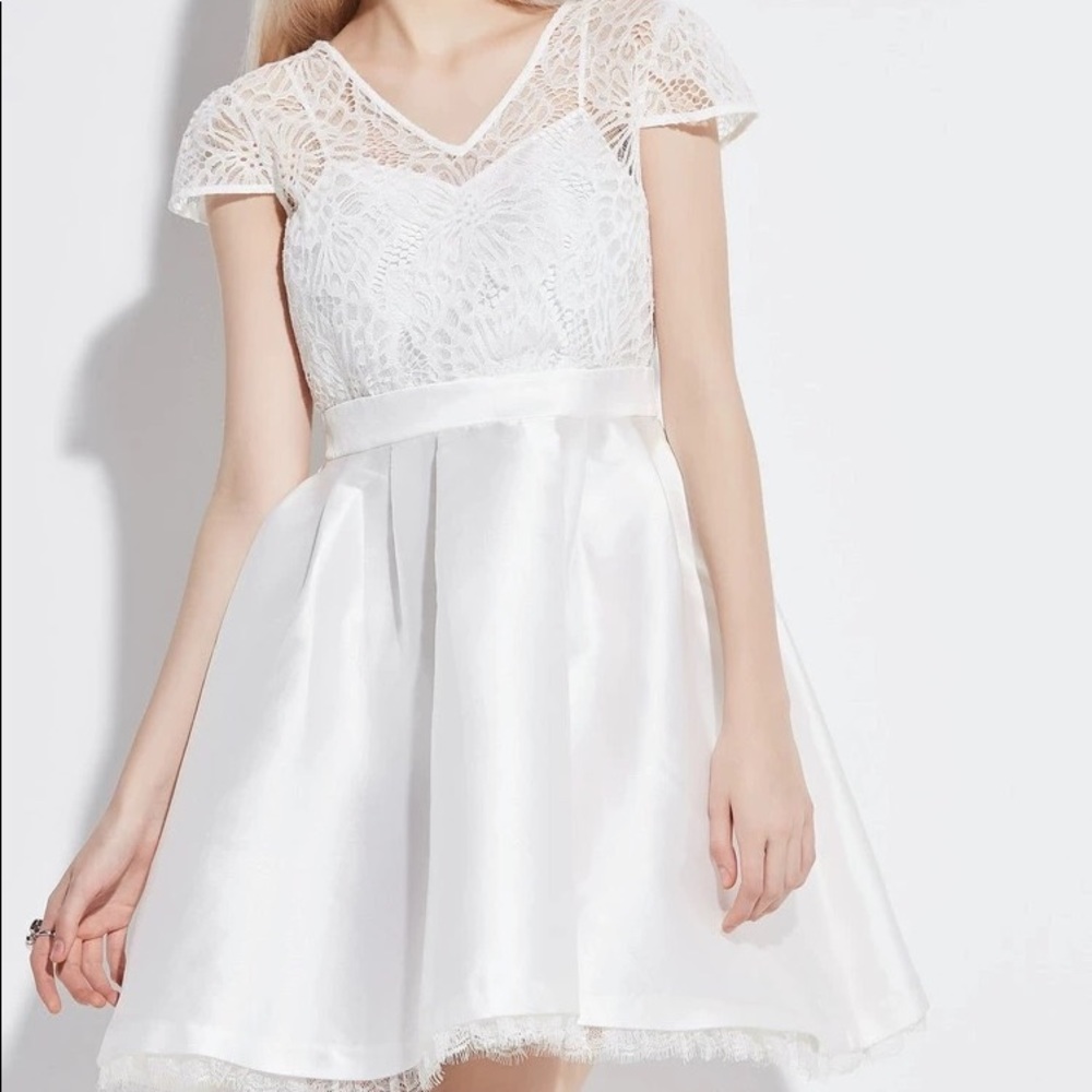 New Lady’s white lace dress